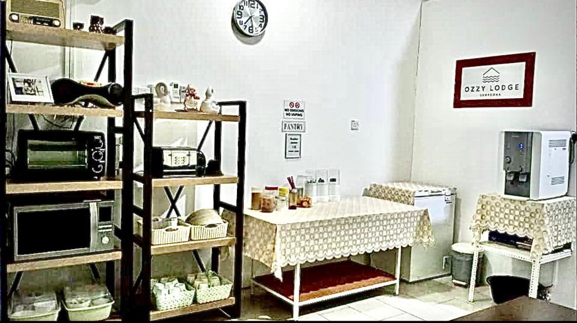 Ozzy Lodge Семпорна Экстерьер фото